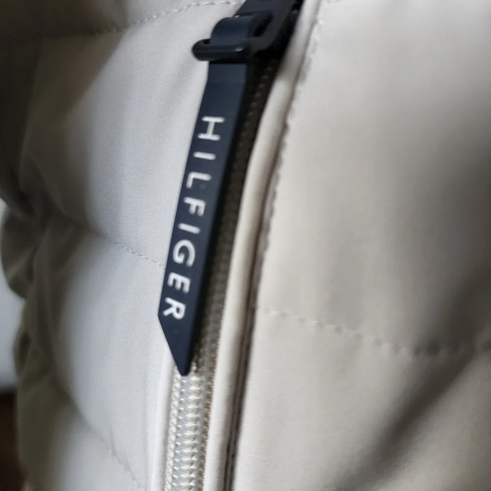Preowned Tommy Hilfiger, size small, mens, quilted puffer‎